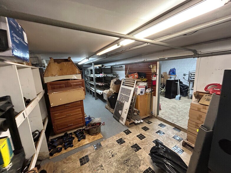 More Photos Of 2030 Jerome Ave, Bronx General Retail For Lease