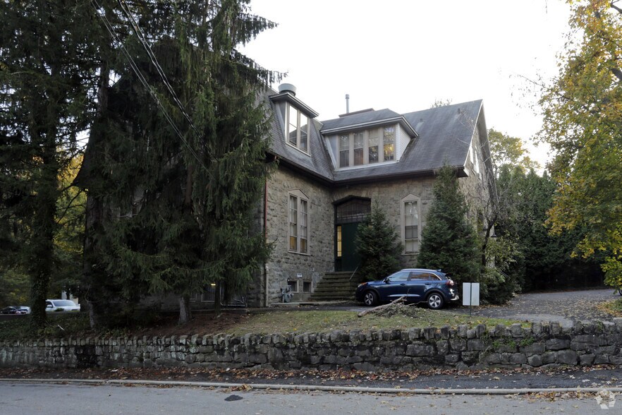 More Photos Of 400 Greenwood Ave, Wyncote Office For Lease