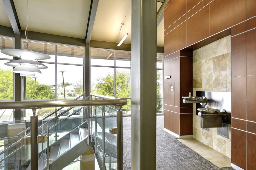 More Photos Of 9910 Huebner Rd, San Antonio Medical For Lease