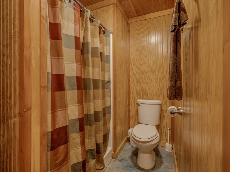 More Photos Of 341070 E 890 Rd, Chandler Lodge Meeting Hall For Sale