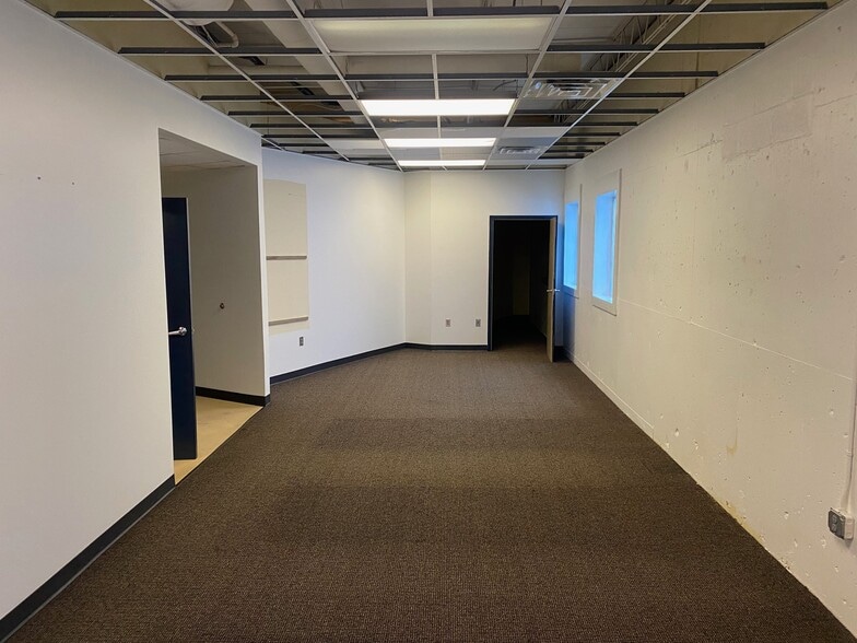 More Photos Of 381 Venable St NW, Atlanta Office For Sale