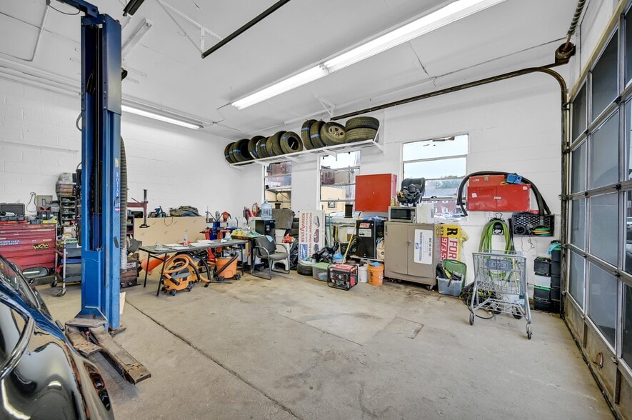 More Photos Of 33 N Morris St, Dover Auto Repair For Sale