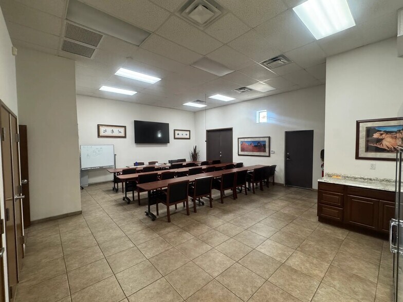 More Photos Of 5824 S 25th St, Phoenix Warehouse For Lease