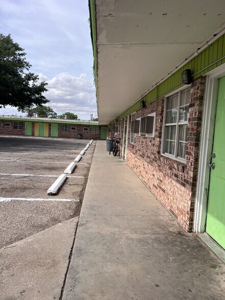More Photos Of 4401 Avenue Q, Lubbock Hotel For Sale