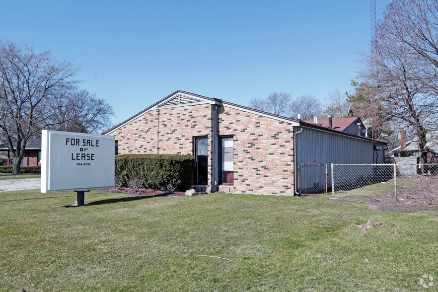 More Photos Of 2379 Military St, Port Huron Office For Sale