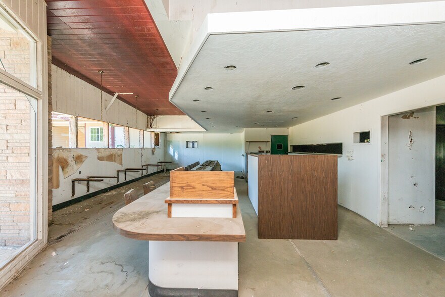 More Photos Of 4221 Siskiyou Ave, Dunsmuir Hotel For Sale