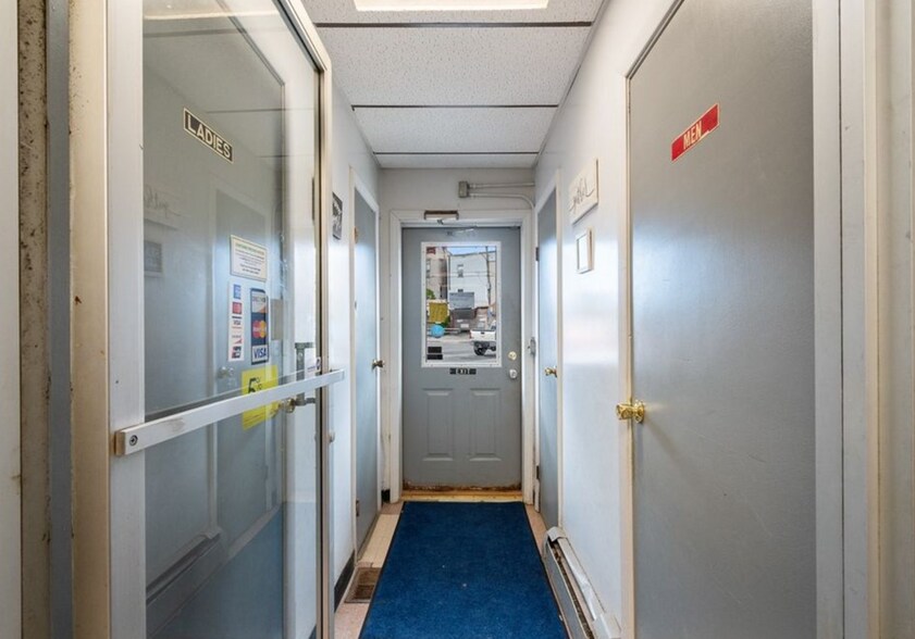 More Photos Of 6014 New Hartford St, Wolcott Restaurant For Sale