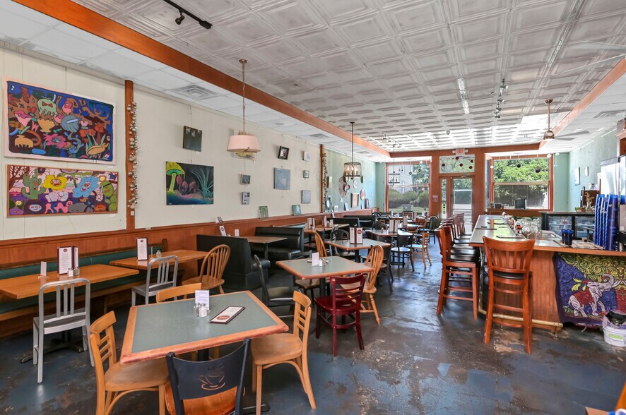 More Photos Of 300 State St, West Columbia Restaurant For Sale