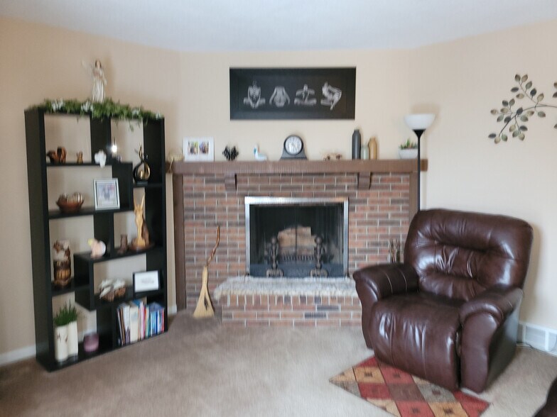 More Photos Of 5743-5747 Summit St, Sylvania Apartments For Sale