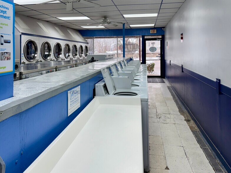 More Photos Of 251 Edgewood Ave, Pittsburgh Freestanding For Lease