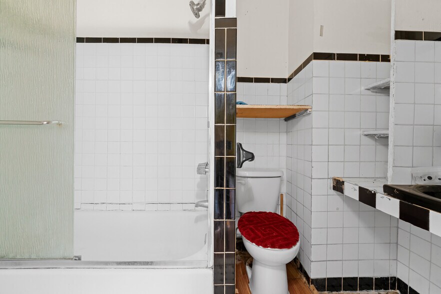 More Photos Of 108 Veronica Pl, Brooklyn Land For Sale