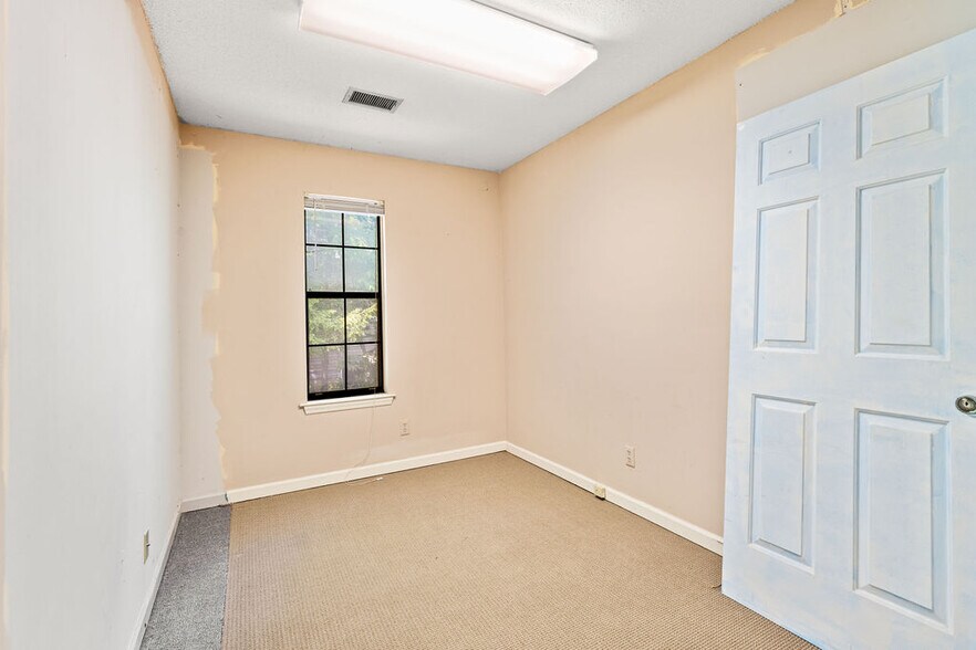 More Photos Of 300 Forest Ave, Chattanooga Office For Sale