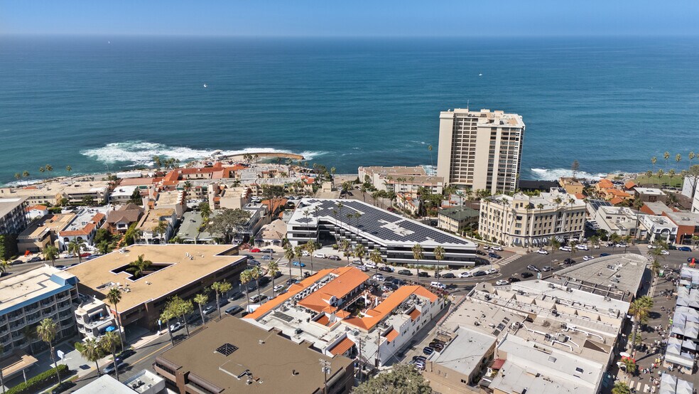 More Photos Of 909 Prospect St, La Jolla General Retail For Lease