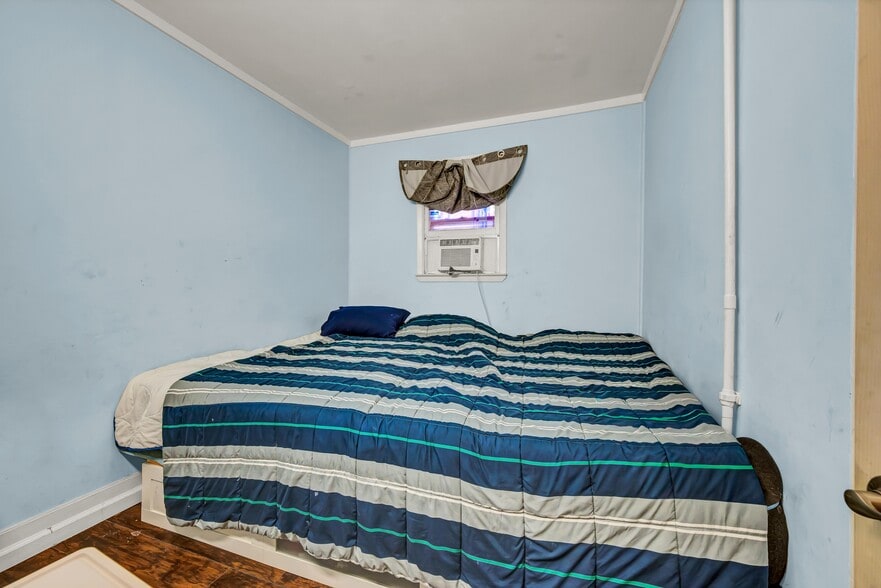 More Photos Of 914-920 Old Nepperhan Ave, Yonkers Storefront For Sale