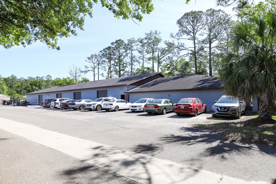 More Photos Of 2300 NW 71st Pl, Gainesville Warehouse For Lease
