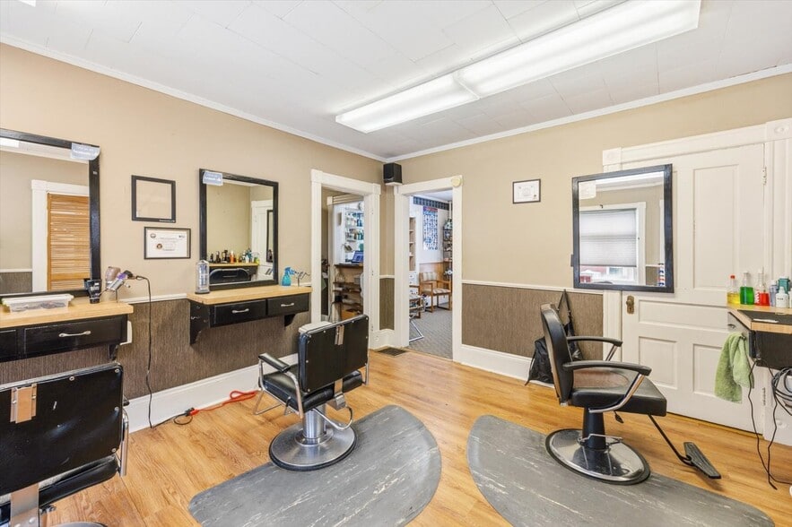 More Photos Of 32 Park Ave, Keene Office For Sale