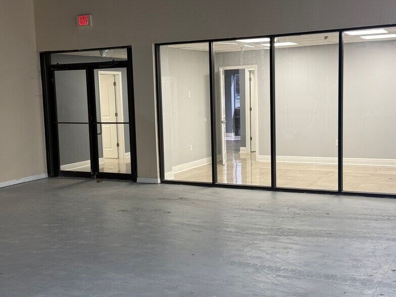 More Photos Of 11300 Space Blvd, Orlando Unknown For Lease