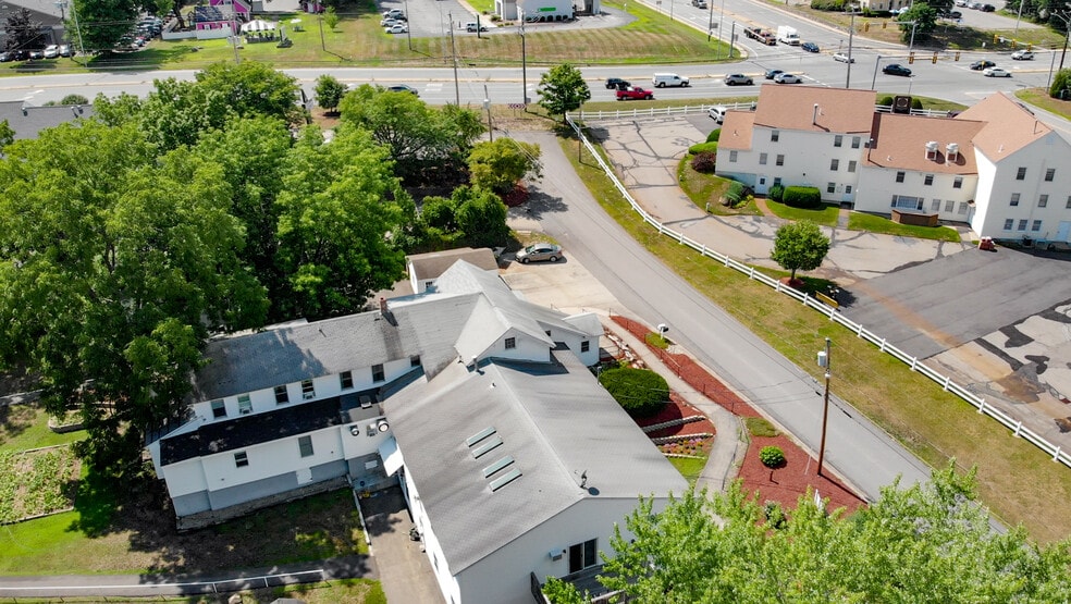 More Photos Of 8 Jennifer Dr, Merrimack Flex For Sale