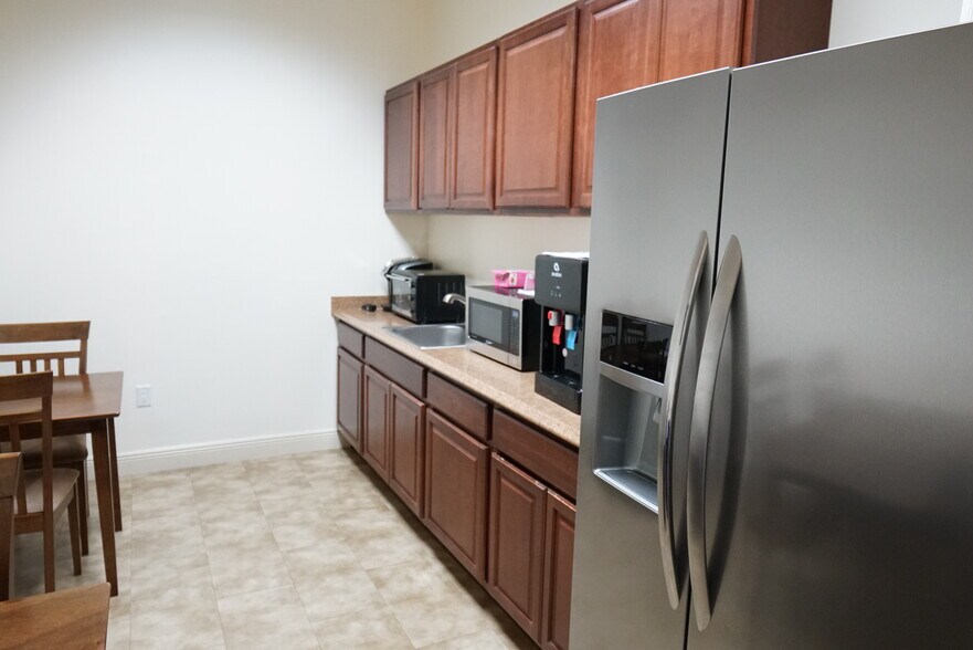 More Photos Of 2150 NW 33rd St, Pompano Beach Warehouse For Sale