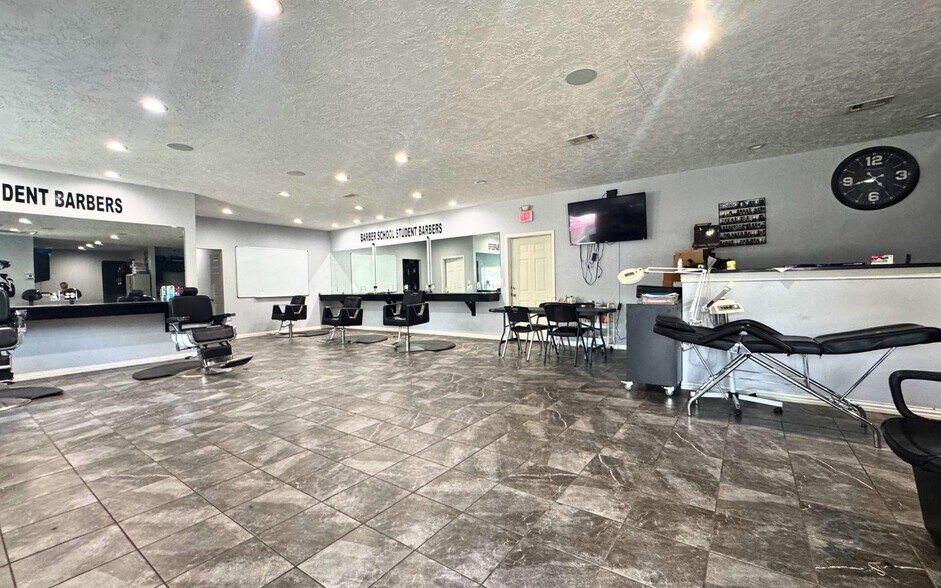 More Photos Of 1707 State Highway 21 W, Caldwell Office For Sale