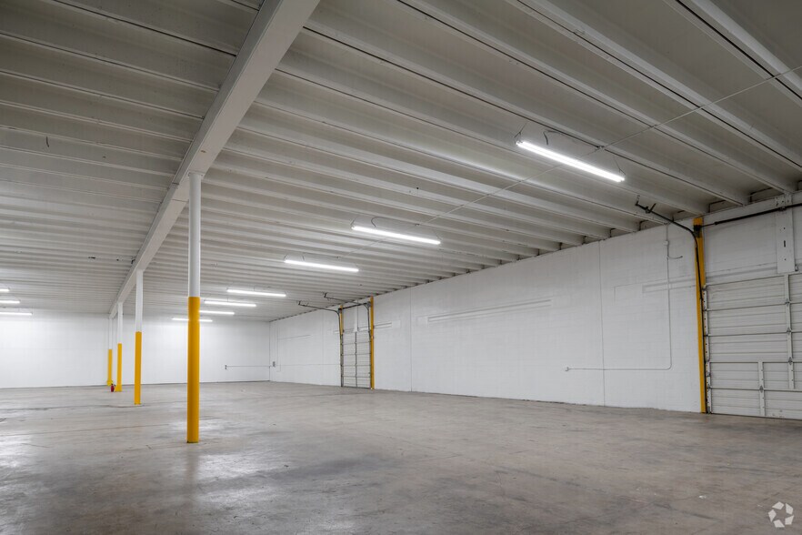 More Photos Of 3907 Warehouse Row, Austin Unknown For Lease