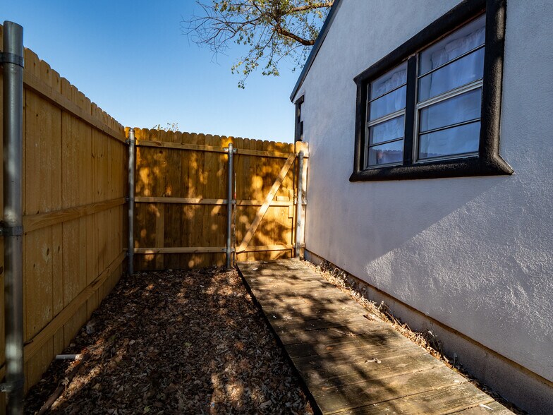 More Photos Of 420 W Johnson St, Norman Multifamily For Sale