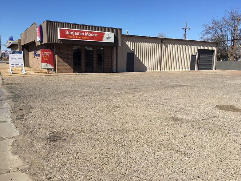 More Photos Of 2006 50th St, Lubbock Flex For Lease