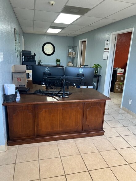 More Photos Of 575 7th St, Beaumont Office For Sale
