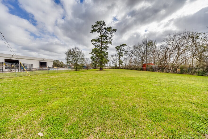 More Photos Of 27228 E Hardy Rd, Spring Warehouse For Sale