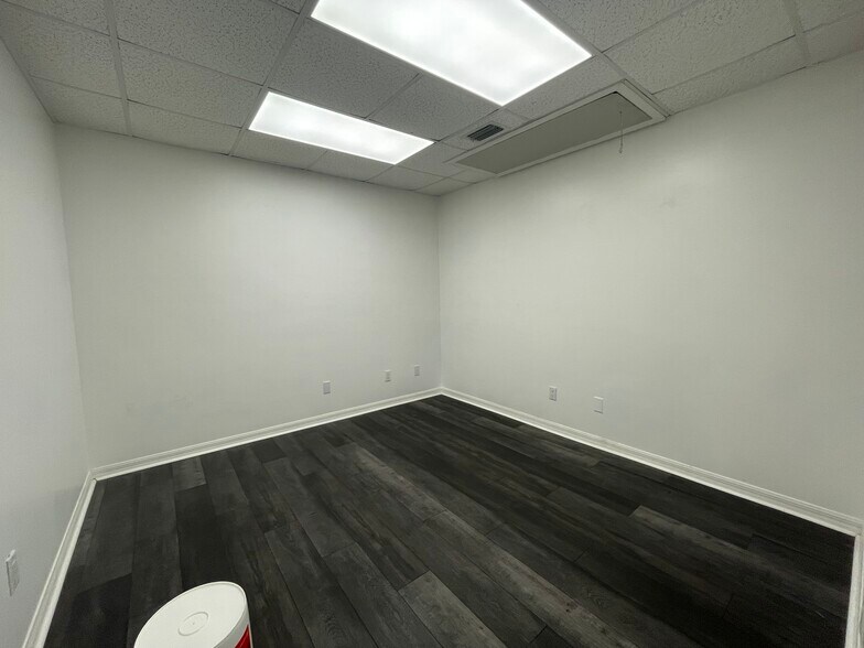 More Photos Of 12520 World Plaza Ln, Fort Myers Medical For Lease