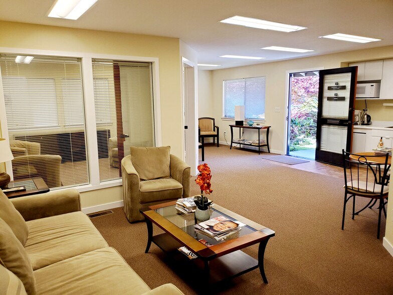 More Photos Of 2400 Las Gallinas Ave, San Rafael Medical For Lease