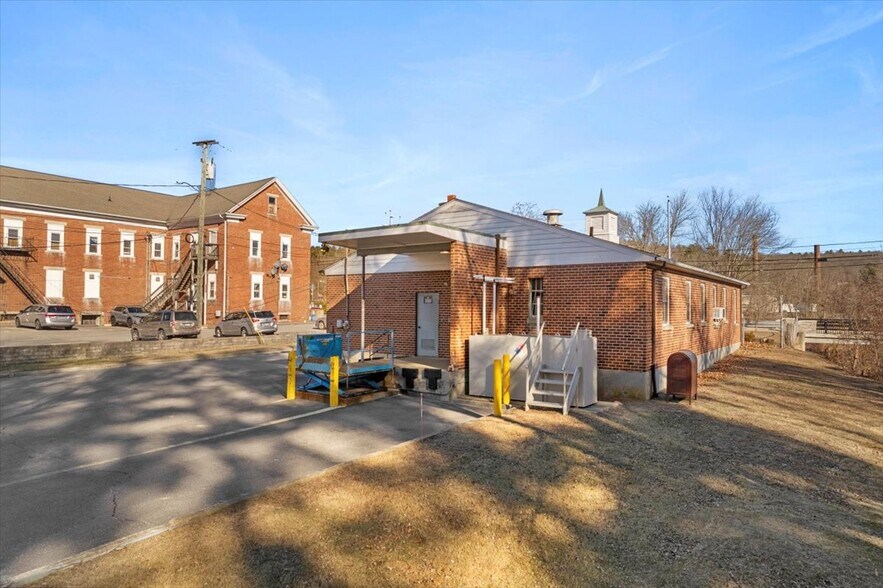 More Photos Of 2 Main St, Baltic Specialty For Sale