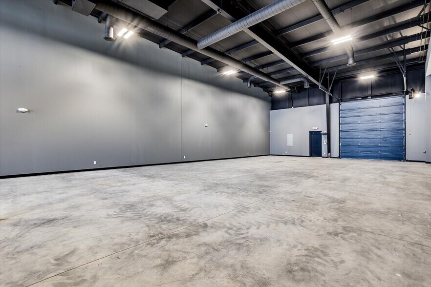 More Photos Of 4078 N Hoover Ct, Wichita Industrial For Sale