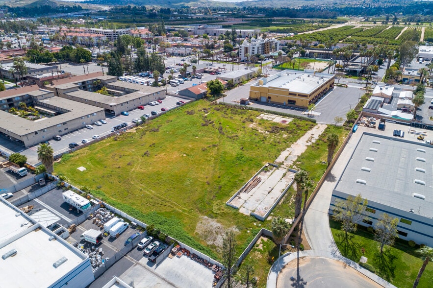 More Photos Of 1575 University Ave, Riverside Freestanding For Lease