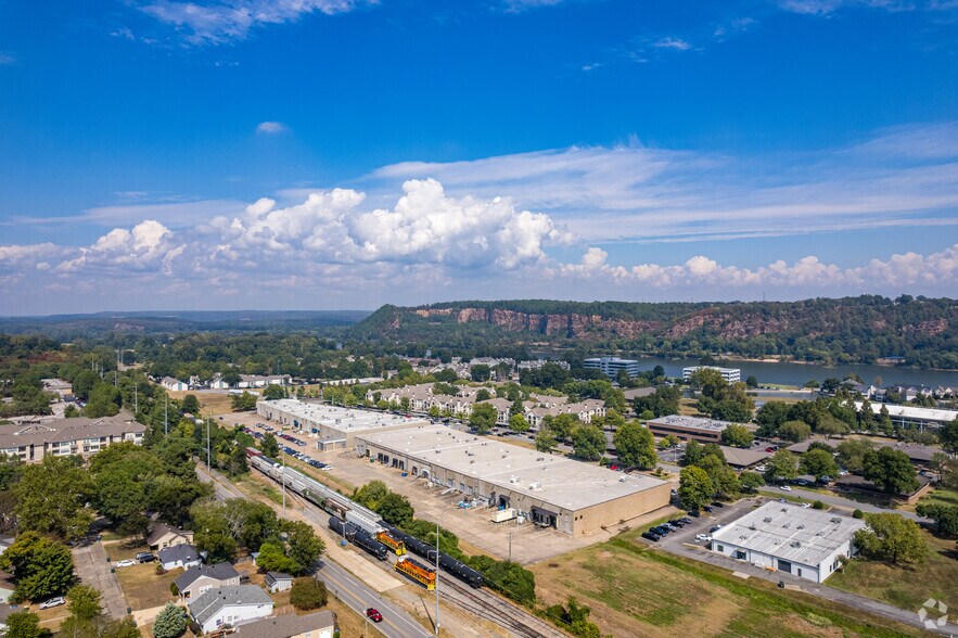More Photos Of 2201 Brookwood Dr, Little Rock Light Distribution For Lease