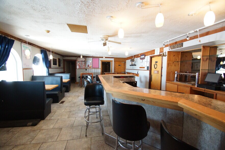 More Photos Of 7094 Eastlake Rd, Lisbon Restaurant For Sale