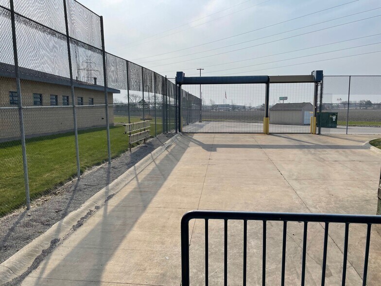 More Photos Of 2424 N Outer Dr, Saginaw Correctional Facility For Sale