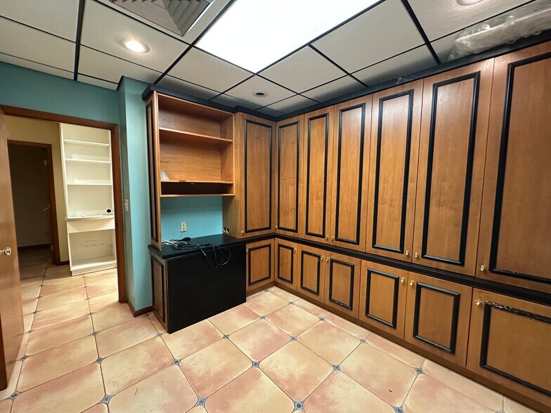 More Photos Of 7800 W Oakland Park Blvd, Sunrise Medical For Sale