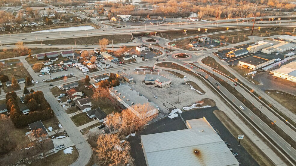 More Photos Of 1845 Velp Ave, Howard Convenience Store For Lease