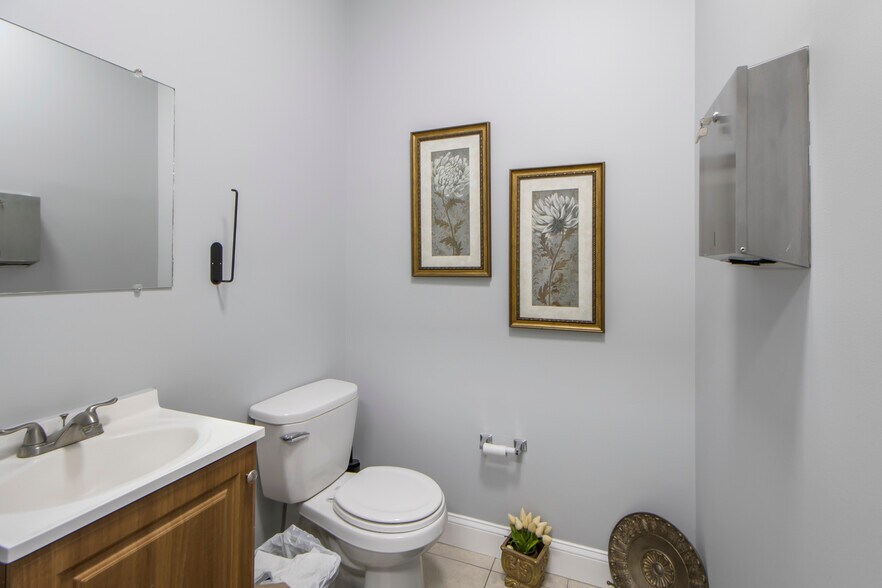 More Photos Of 4200 Evergreen Ln, Annandale Medical For Sale