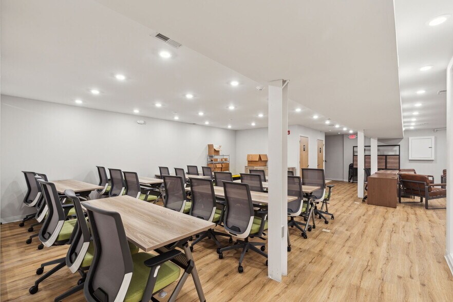 More Photos Of 6713 Ogontz Ave, Philadelphia Office For Sale