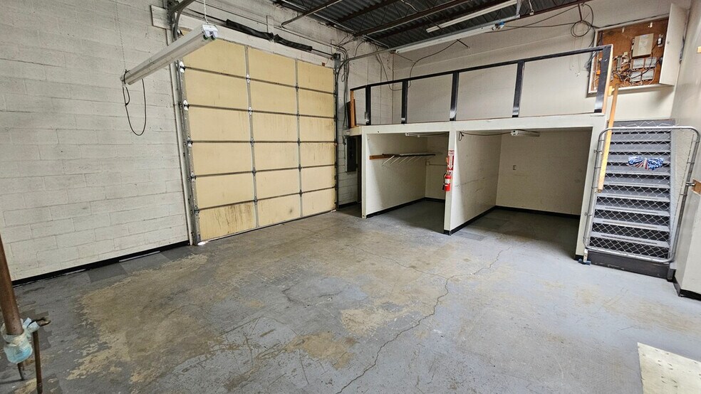 More Photos Of 4301 S Federal Blvd, Englewood Light Distribution For Lease