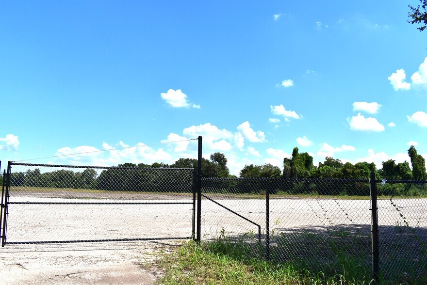 More Photos Of 8911 FM 524 Rd, Sweeny Land For Lease