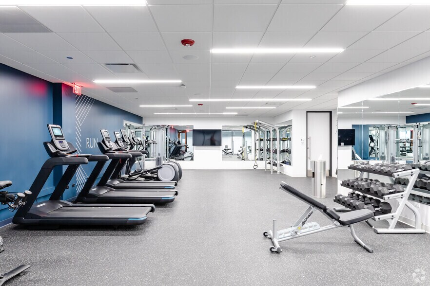 More Photos Of 2625 Butterfield Rd, Oak Brook Office For Lease