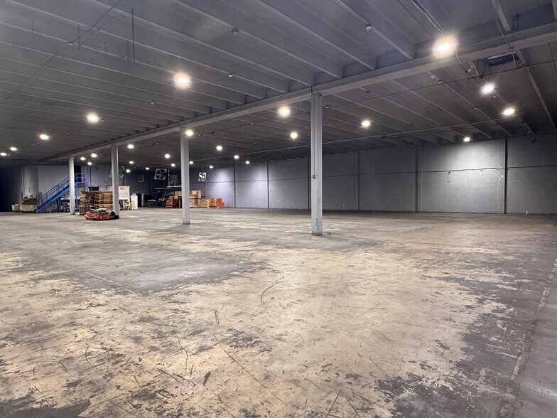 More Photos Of 7480 NW 52nd St, Miami Warehouse For Sale