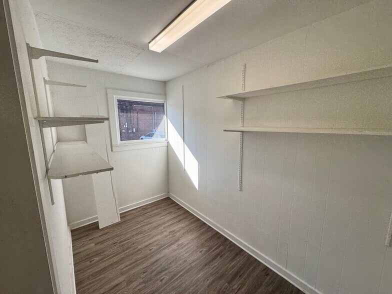More Photos Of 8 N Clarendon Ave, Avondale Estates Freestanding For Lease