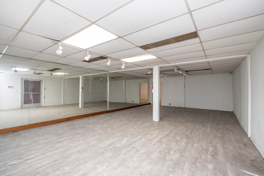 More Photos Of 425 E 58th St, Los Angeles Warehouse For Lease