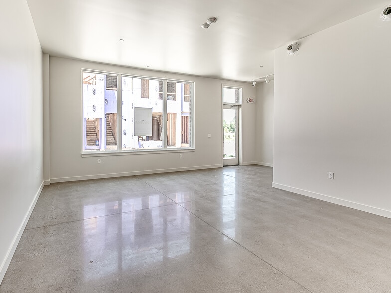More Photos Of 1632 Spoke st, Oklahoma City General Retail For Lease