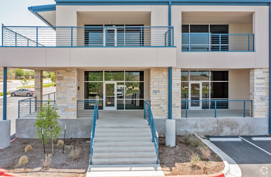 More Photos Of 2050 Double Creek Dr, Round Rock Medical For Lease