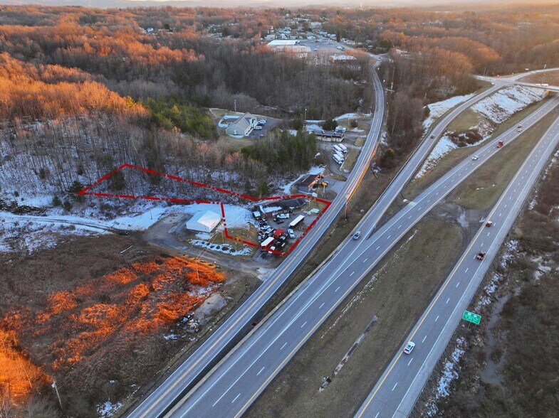More Photos Of 178 Old Fayette rd, Oak Hill Showroom For Sale